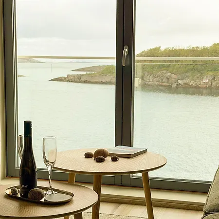 Waterfront Retreat In - Free Parking Appartement Henningsvær