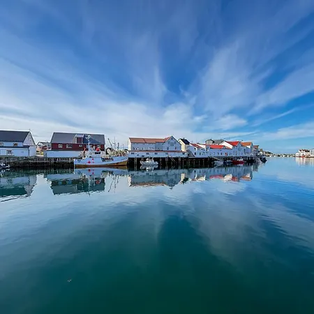 Waterfront Retreat In - Free Parking Henningsvær