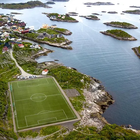 Waterfront Retreat In - Free Parking Appartement Henningsvær